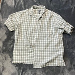 Vanheussen short sleeved button down dress shirt